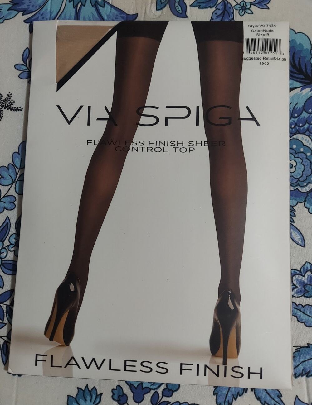 Via Spiga Flawless Finish Sheer Control Top Pantyhose Nude Size B V0-7134 NIP